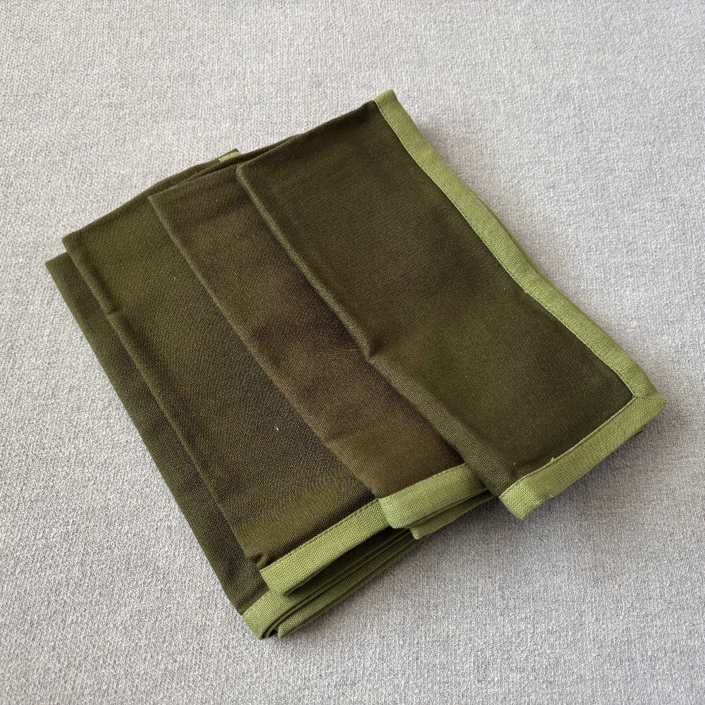 NWT Classic Green Napkins With Contrasting Green Trim 100% Cotton Set of 4